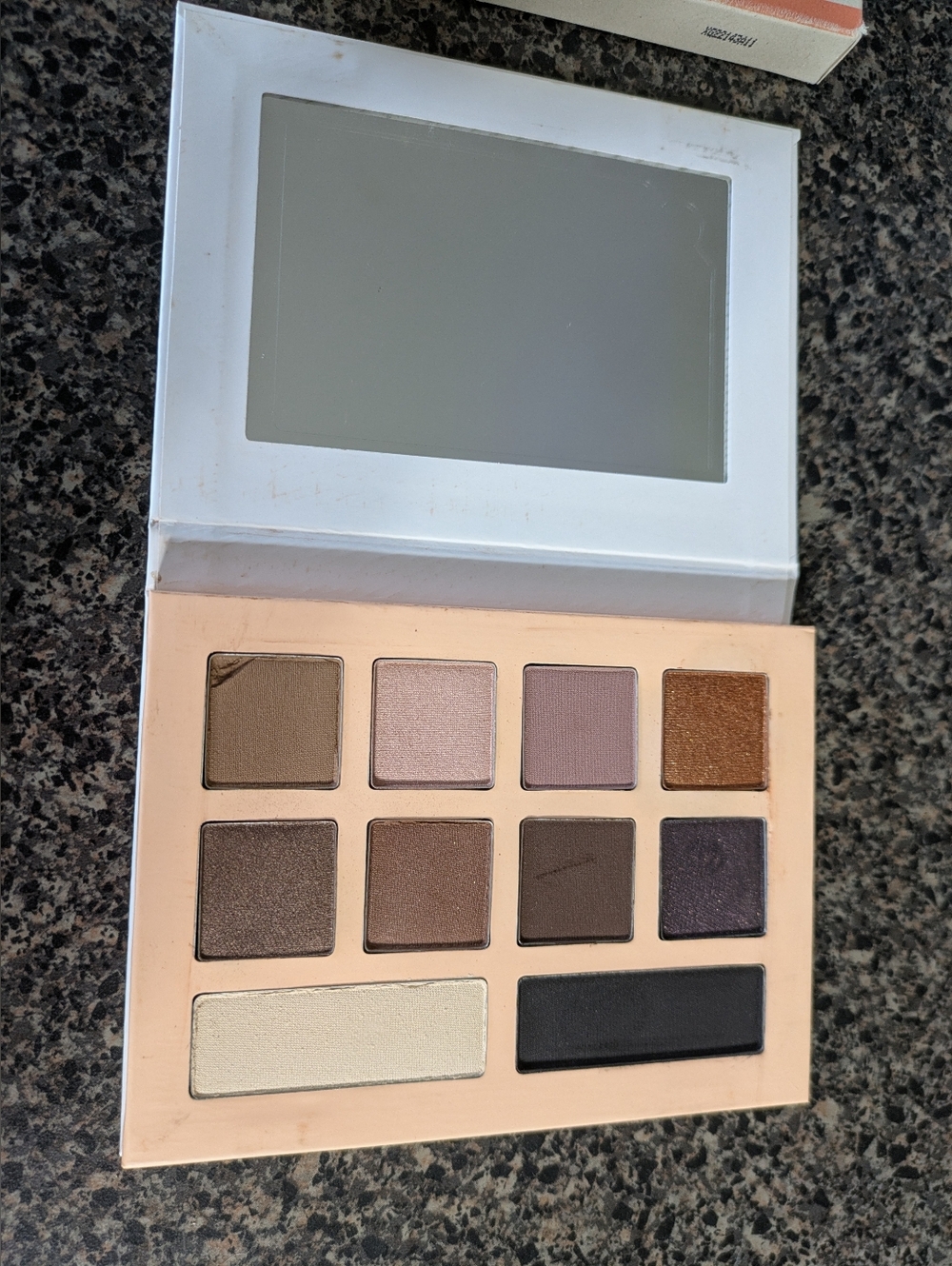 Honest Beauty Get It Together Eyeshadow Pallet With Mirror 10 Shades Smokey Eye - Picture 3 of 3